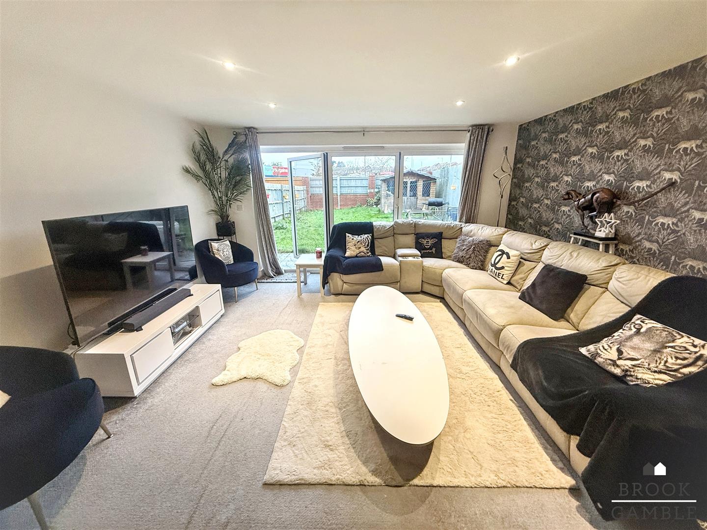 3 Bedroom House - Detached. Finchley Place in Eastbourne,  3